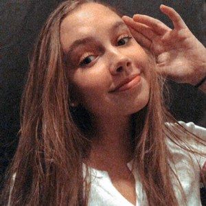 Meet your Posher, Elise